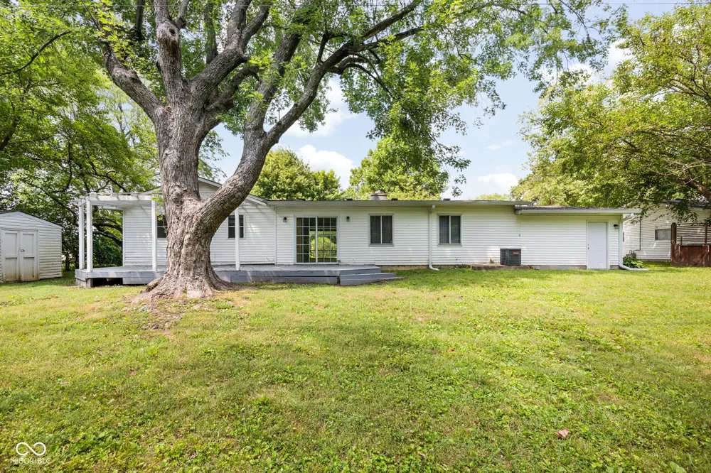 47 Brookside Drive Whiteland, IN 46184