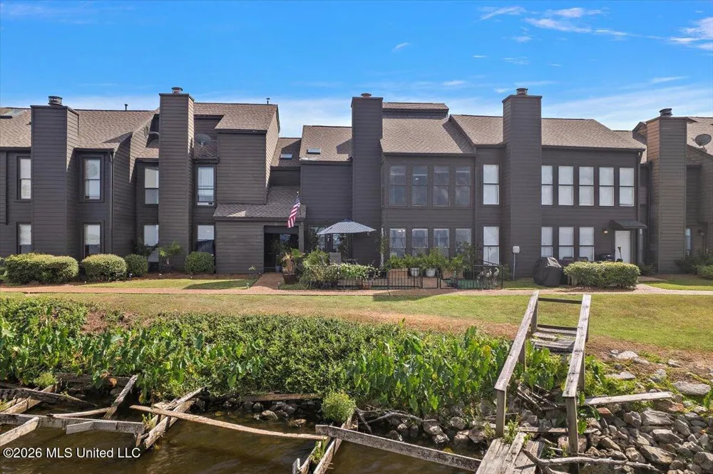 12 Lake Barnett Drive Brandon, MS 39047