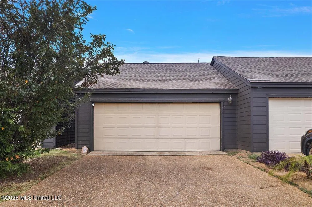12 Lake Barnett Drive Brandon, MS 39047