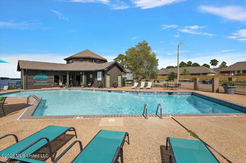 12 Lake Barnett Drive Brandon, MS 39047