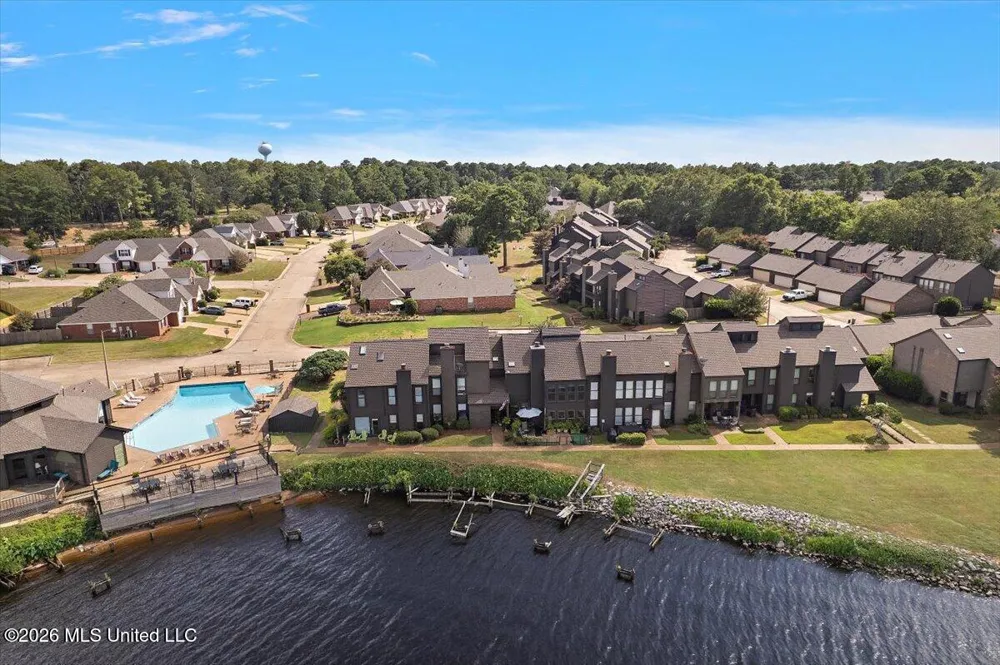 12 Lake Barnett Drive Brandon, MS 39047