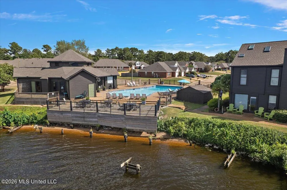 12 Lake Barnett Drive Brandon, MS 39047