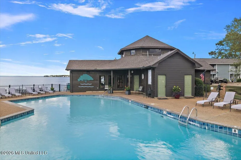 12 Lake Barnett Drive Brandon, MS 39047