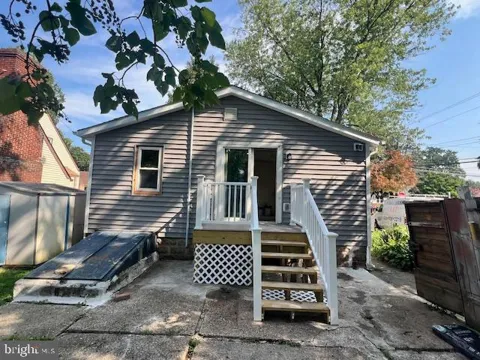 1960 MAPLE AVENUE