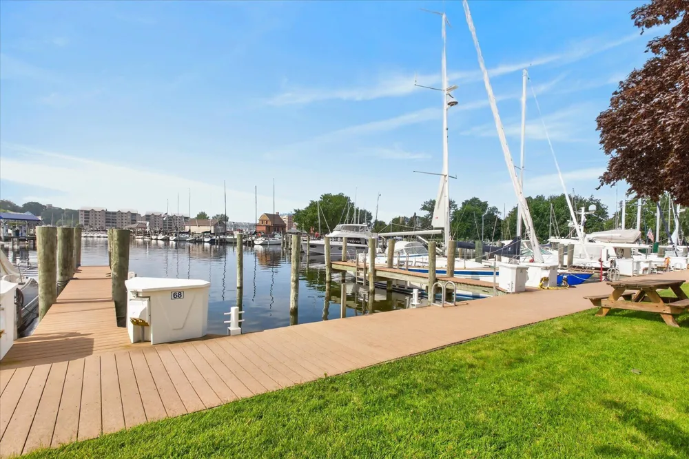284 Marina Drive St. Joseph, MI 49085