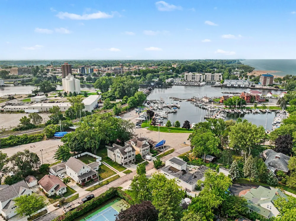 284 Marina Drive St. Joseph, MI 49085