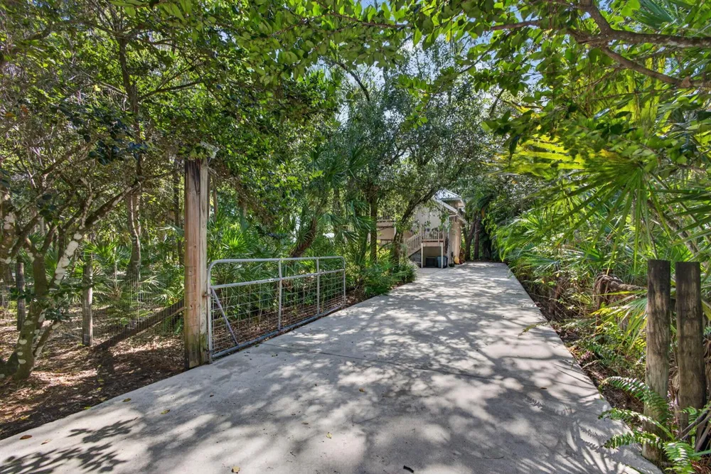 15678 95th Avenue Jupiter, FL 33478