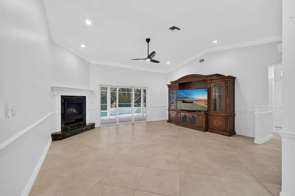 15678 95th Avenue Jupiter, FL 33478