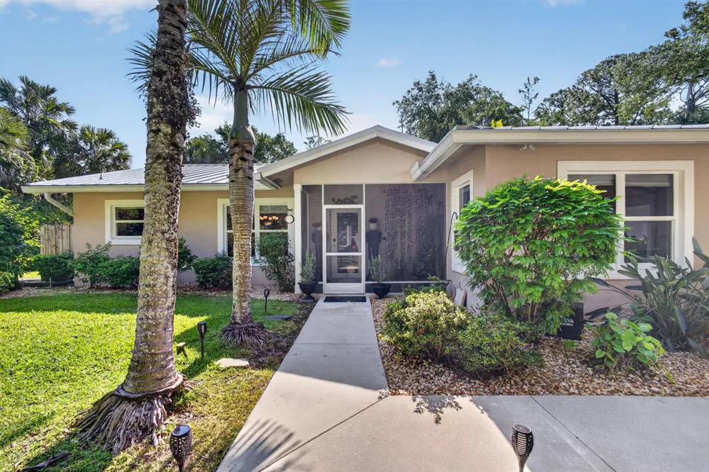 15678 95th Avenue Jupiter, FL 33478