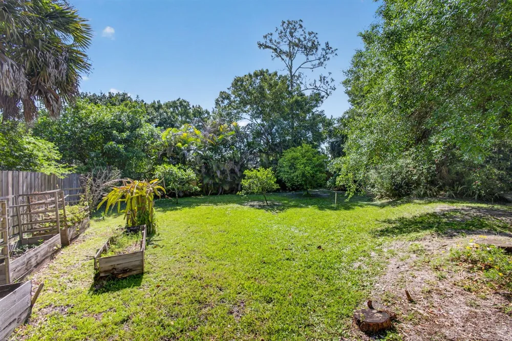 15678 95th Avenue Jupiter, FL 33478