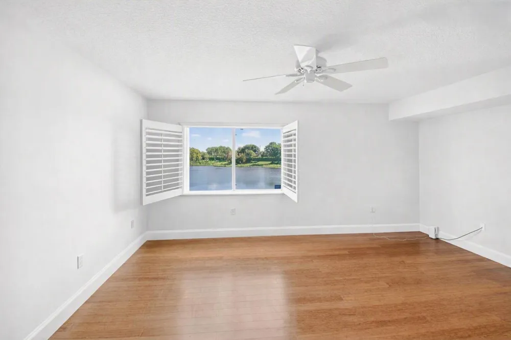 5842 CRYSTAL SHORES DRIVE #205 Boynton Beach, FL 33437