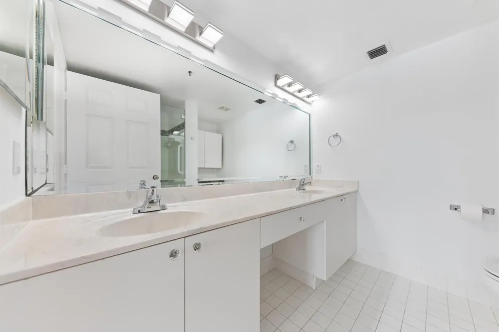 5842 CRYSTAL SHORES DRIVE #205 Boynton Beach, FL 33437