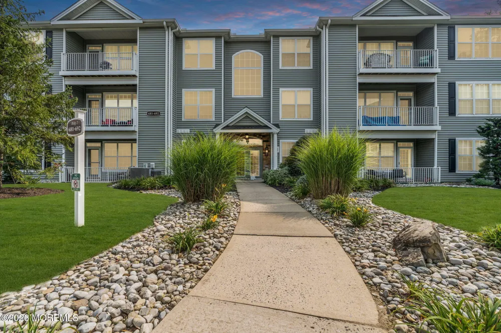 683 Saint Andrews Place #683 Manalapan, NJ 07726
