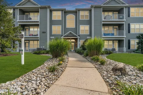 683 Saint Andrews Place #683