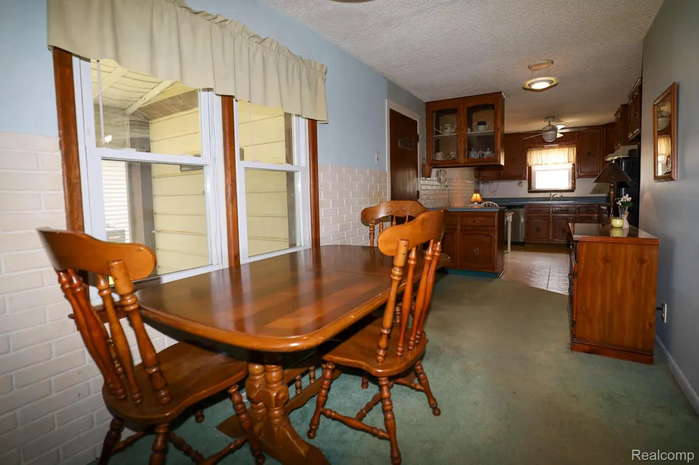 9556 Round Lake Boulevard White Lake Charter Township, MI 48386