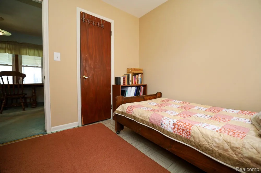 9556 Round Lake Boulevard White Lake Charter Township, MI 48386