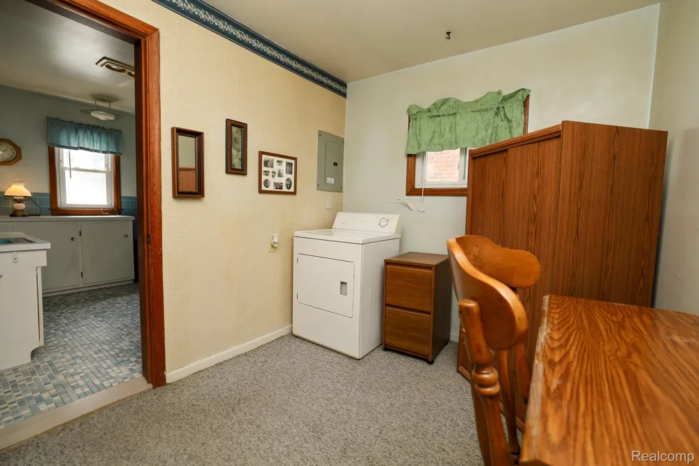 9556 Round Lake Boulevard White Lake Charter Township, MI 48386