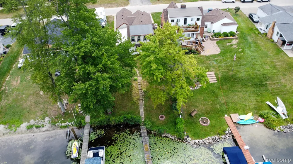 9556 Round Lake Boulevard White Lake Charter Township, MI 48386