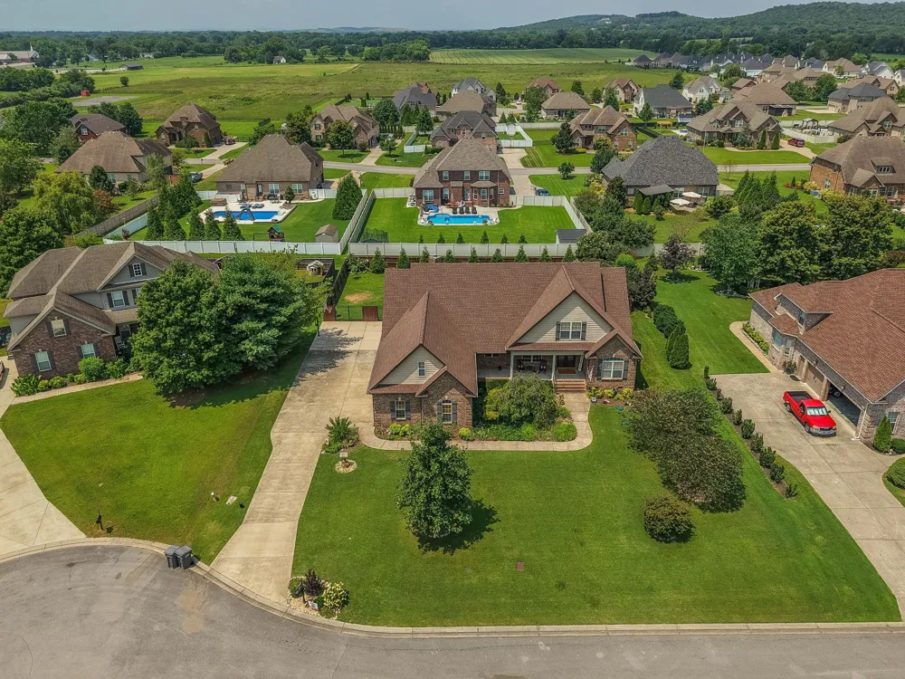 124 Hayfield Ct Lascassas, TN 37085