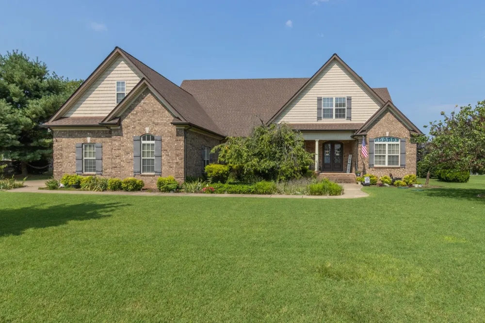 124 Hayfield Ct Lascassas, TN 37085