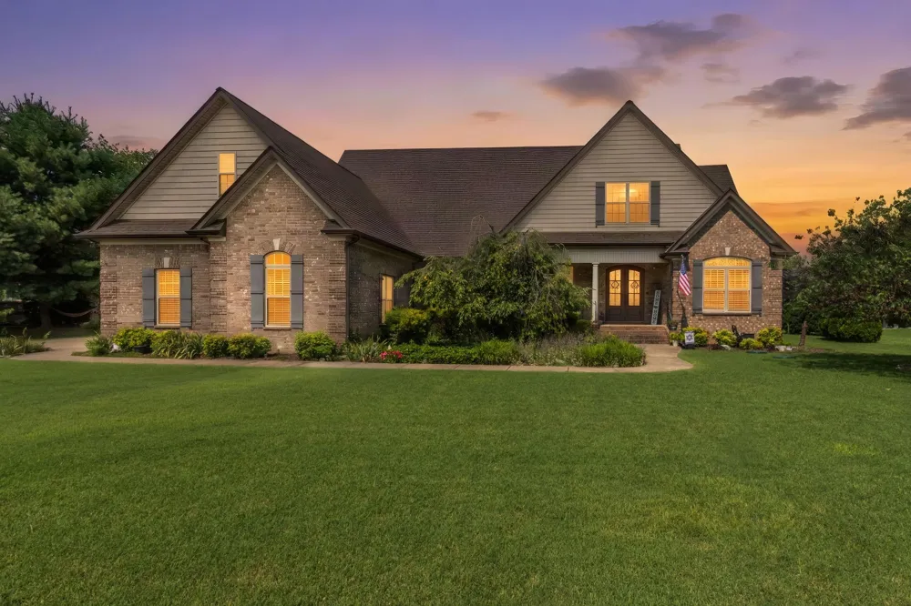124 Hayfield Ct Lascassas, TN 37085
