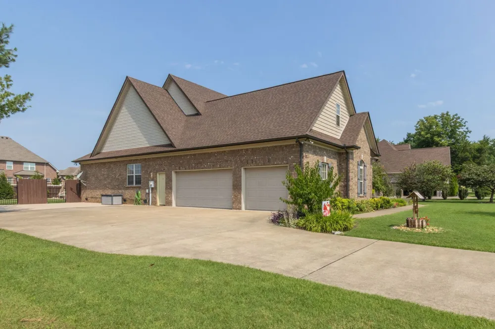 124 Hayfield Ct Lascassas, TN 37085