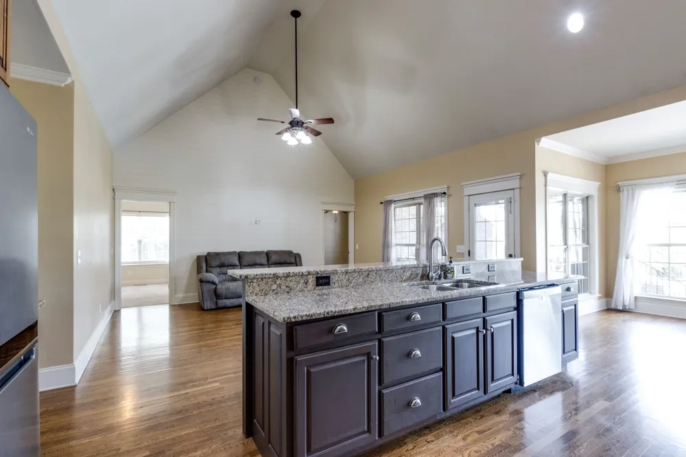 124 Hayfield Ct Lascassas, TN 37085
