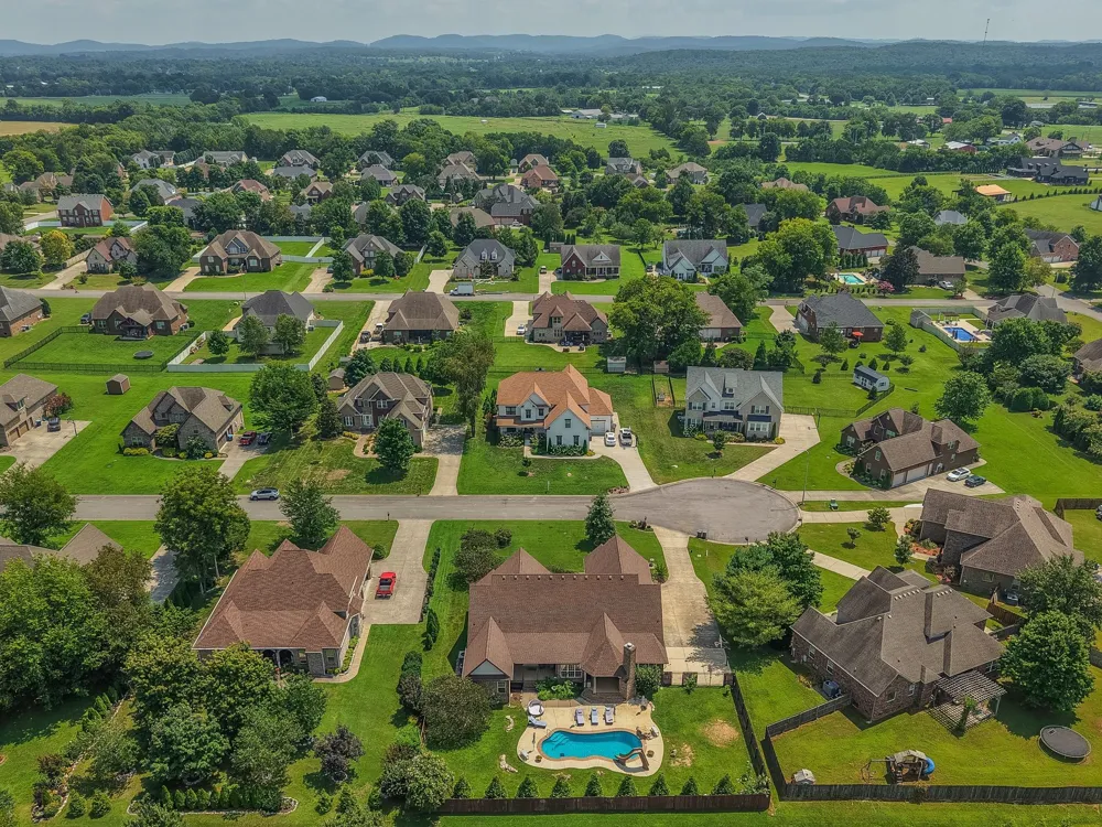 124 Hayfield Ct Lascassas, TN 37085