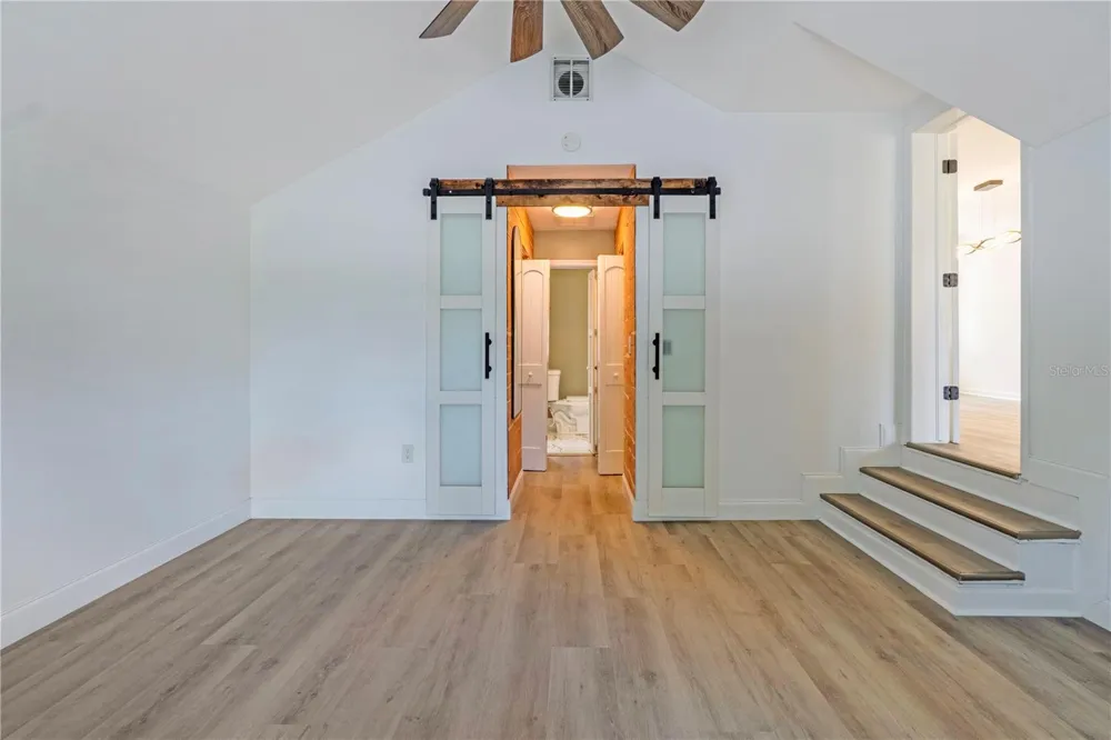 305 S ROSSITER STREET Mount Dora, FL 32757