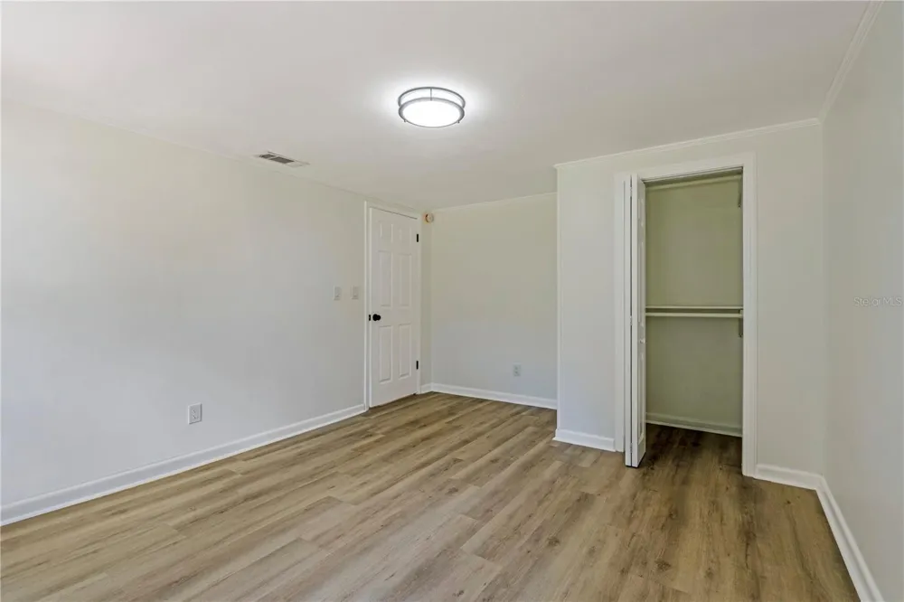 305 S ROSSITER STREET Mount Dora, FL 32757