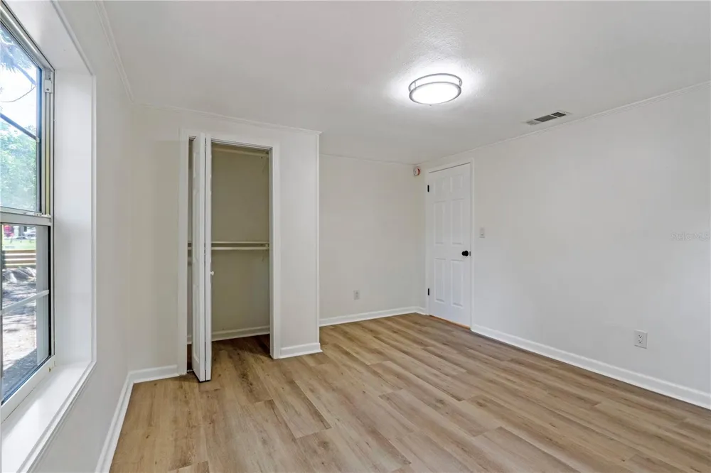 305 S ROSSITER STREET Mount Dora, FL 32757