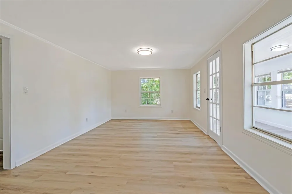 305 S ROSSITER STREET Mount Dora, FL 32757