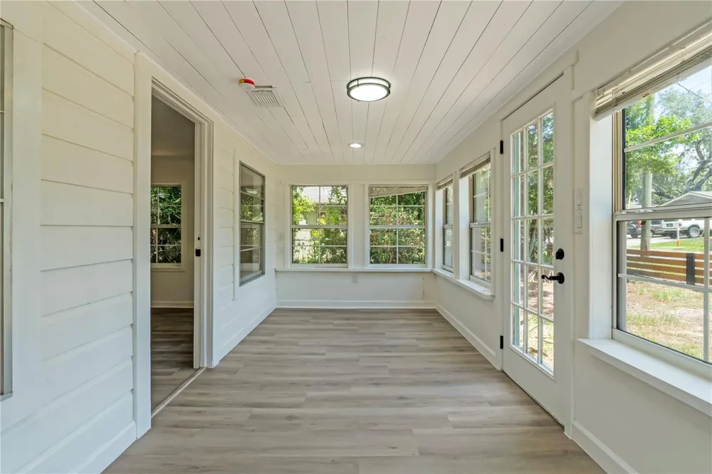 305 S ROSSITER STREET Mount Dora, FL 32757