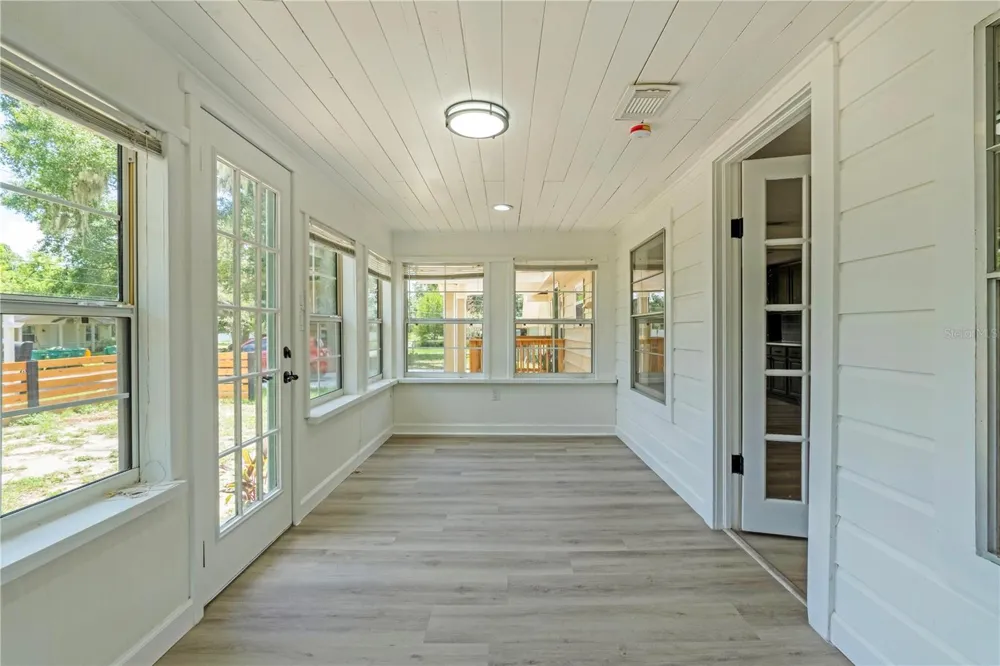 305 S ROSSITER STREET Mount Dora, FL 32757