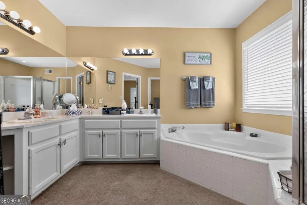 3607 Tree View DR Snellville, GA 30078