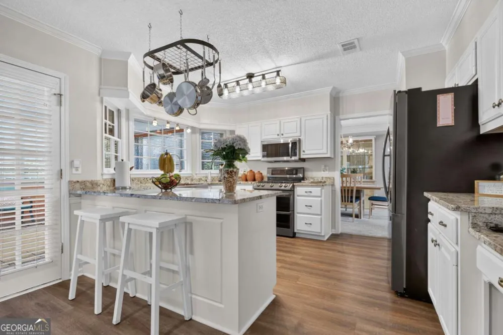 3607 Tree View DR Snellville, GA 30078