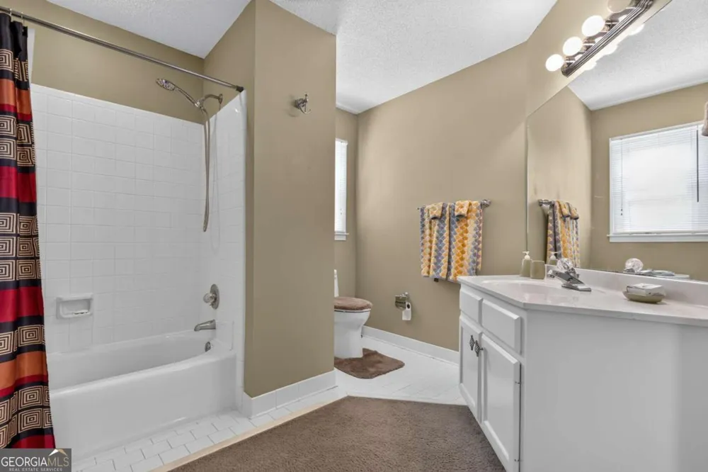 3607 Tree View DR Snellville, GA 30078