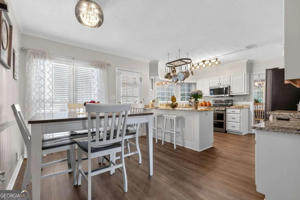 3607 Tree View DR Snellville, GA 30078