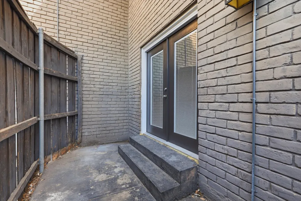 10207 Regal Oaks Drive #109 Dallas, TX 75230