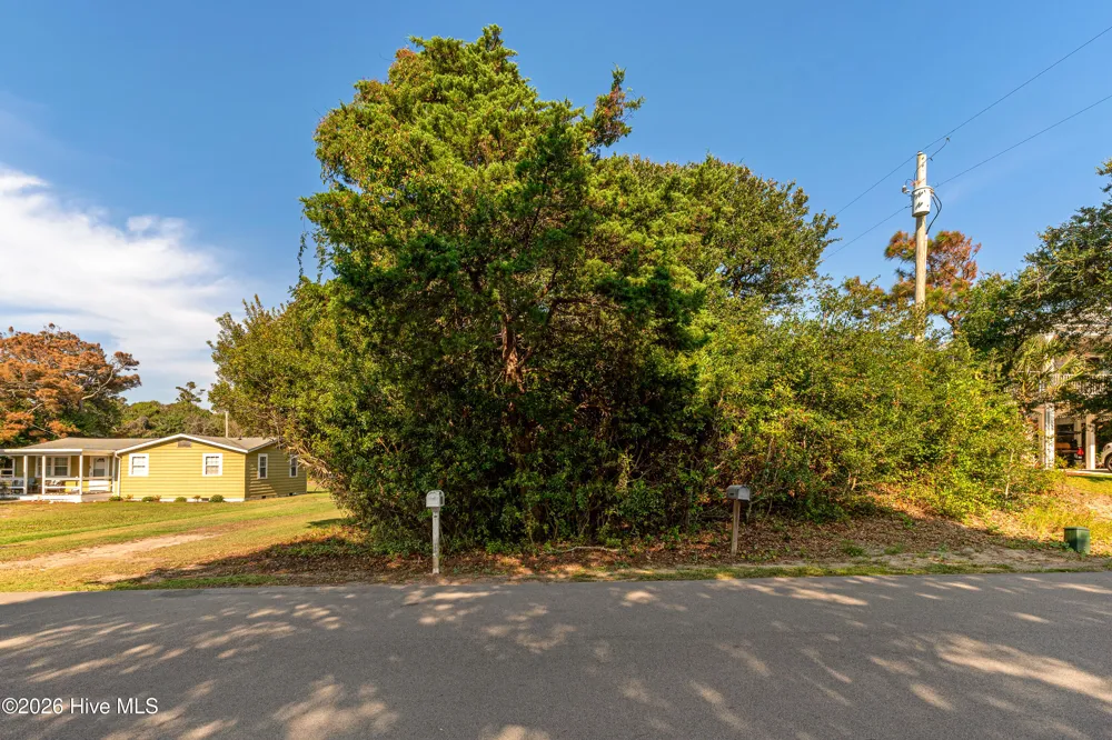 104 Juniper Road Pine Knoll Shores, NC 28512