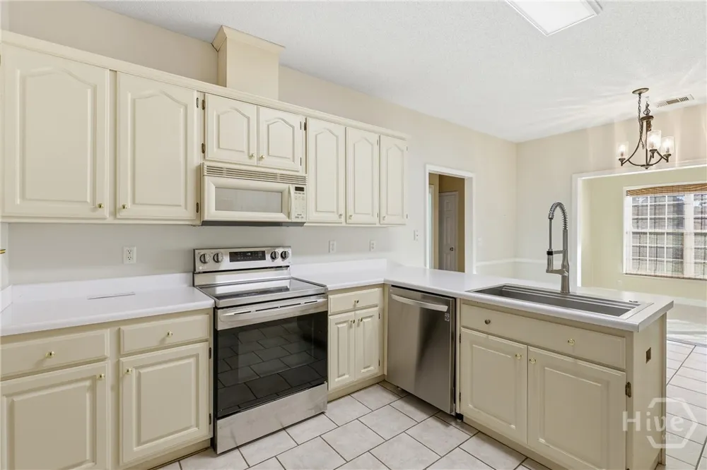 38 Westhampton Drive Ellabell, GA 31308