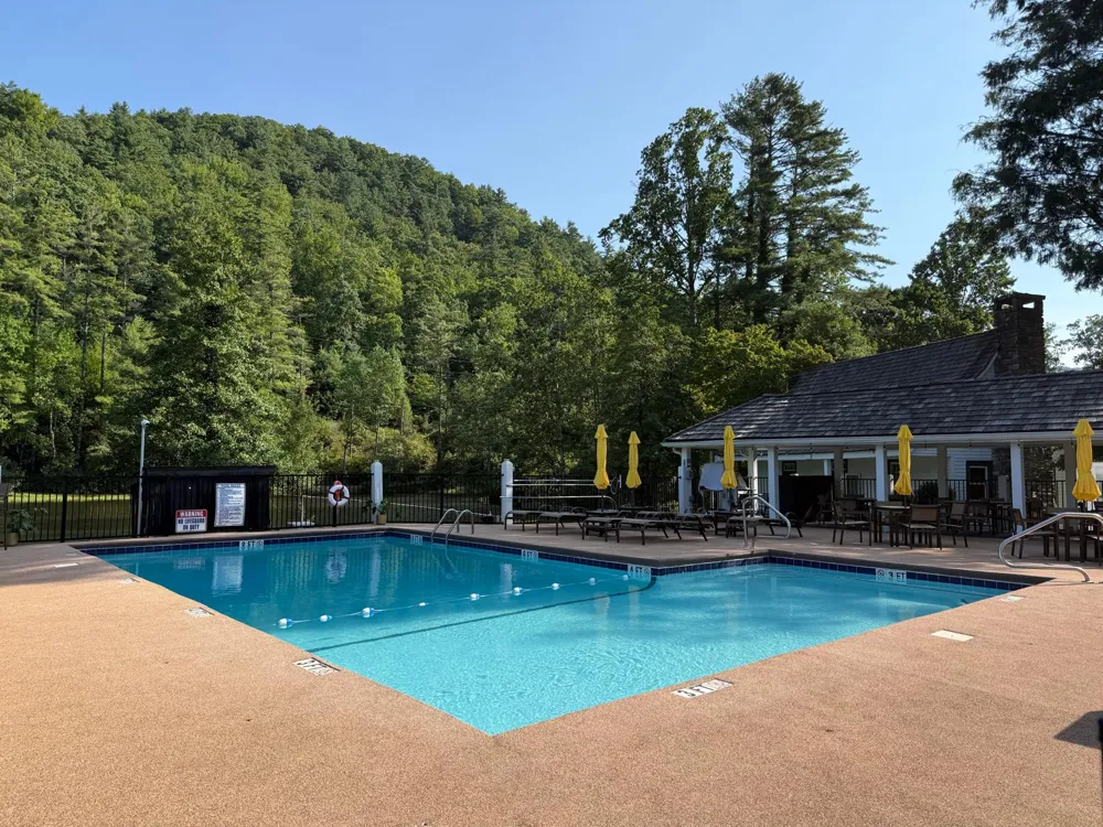 24 Wandering Ridge Glenville, NC 28736