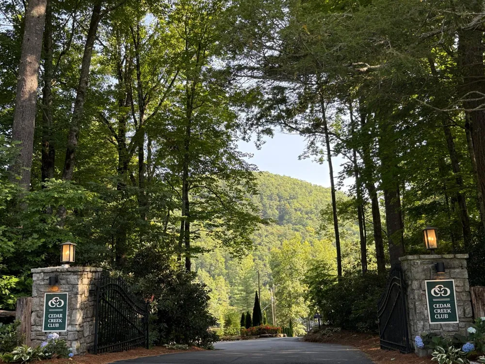 24 Wandering Ridge Glenville, NC 28736