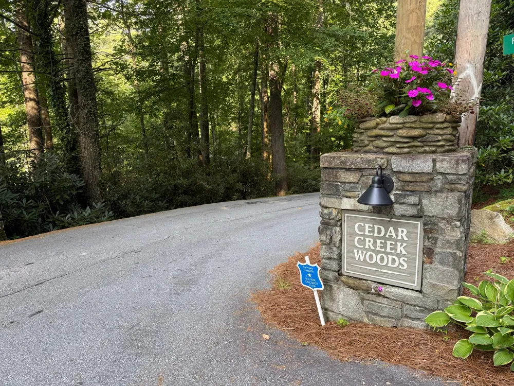 24 Wandering Ridge Glenville, NC 28736
