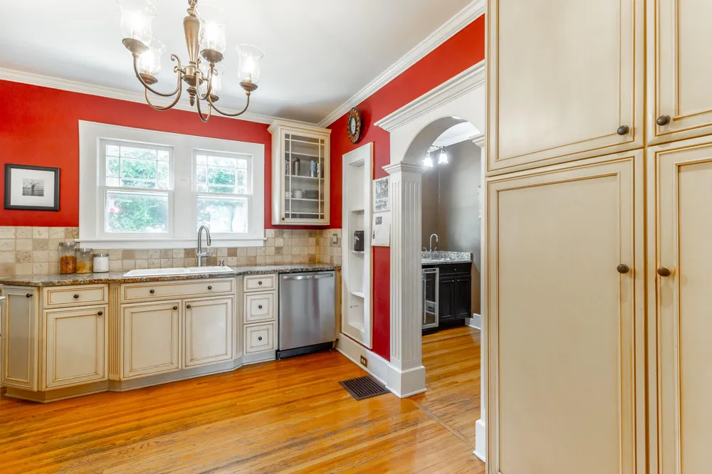 1125 S Crest Road Rossville, GA 30741