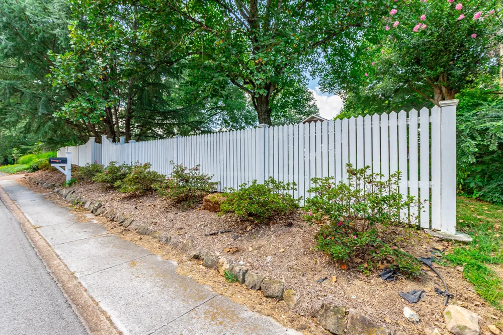 1125 S Crest Road Rossville, GA 30741