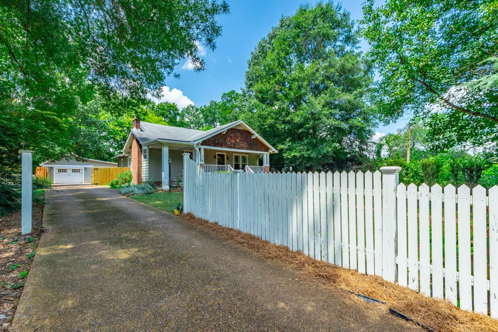 1125 S Crest Road Rossville, GA 30741