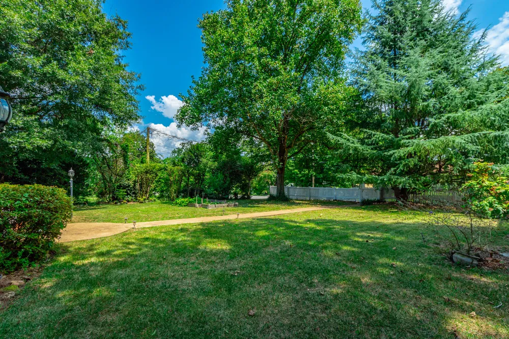 1125 S Crest Road Rossville, GA 30741