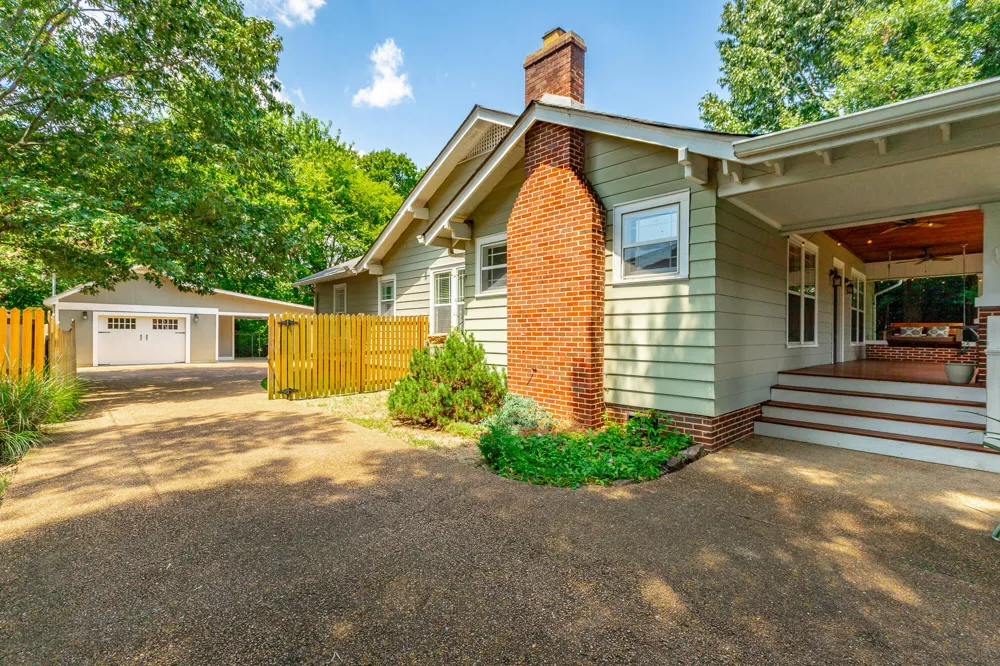 1125 S Crest Road Rossville, GA 30741