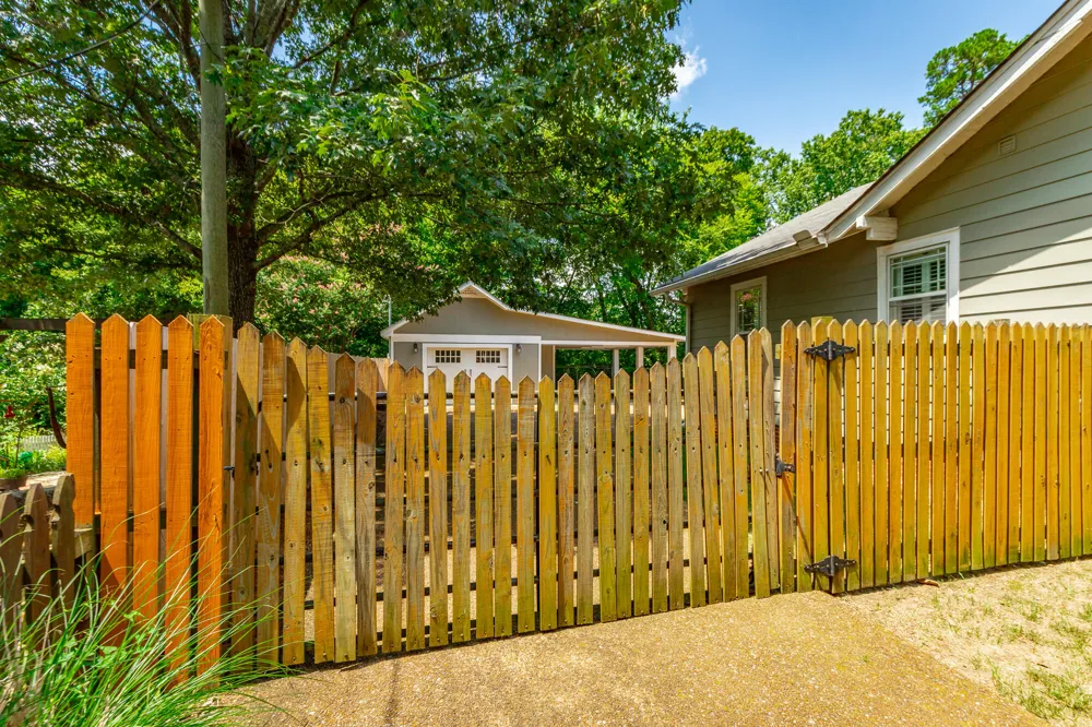 1125 S Crest Road Rossville, GA 30741